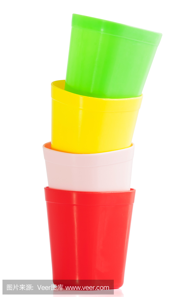 四個塑料杯